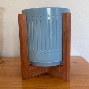 Decocrated Spring Planter